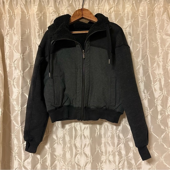 Lululemon Short Sweet Sherpa Jacket Fleece Reversible Heathered Core Black Teddy - Picture 4 of 16